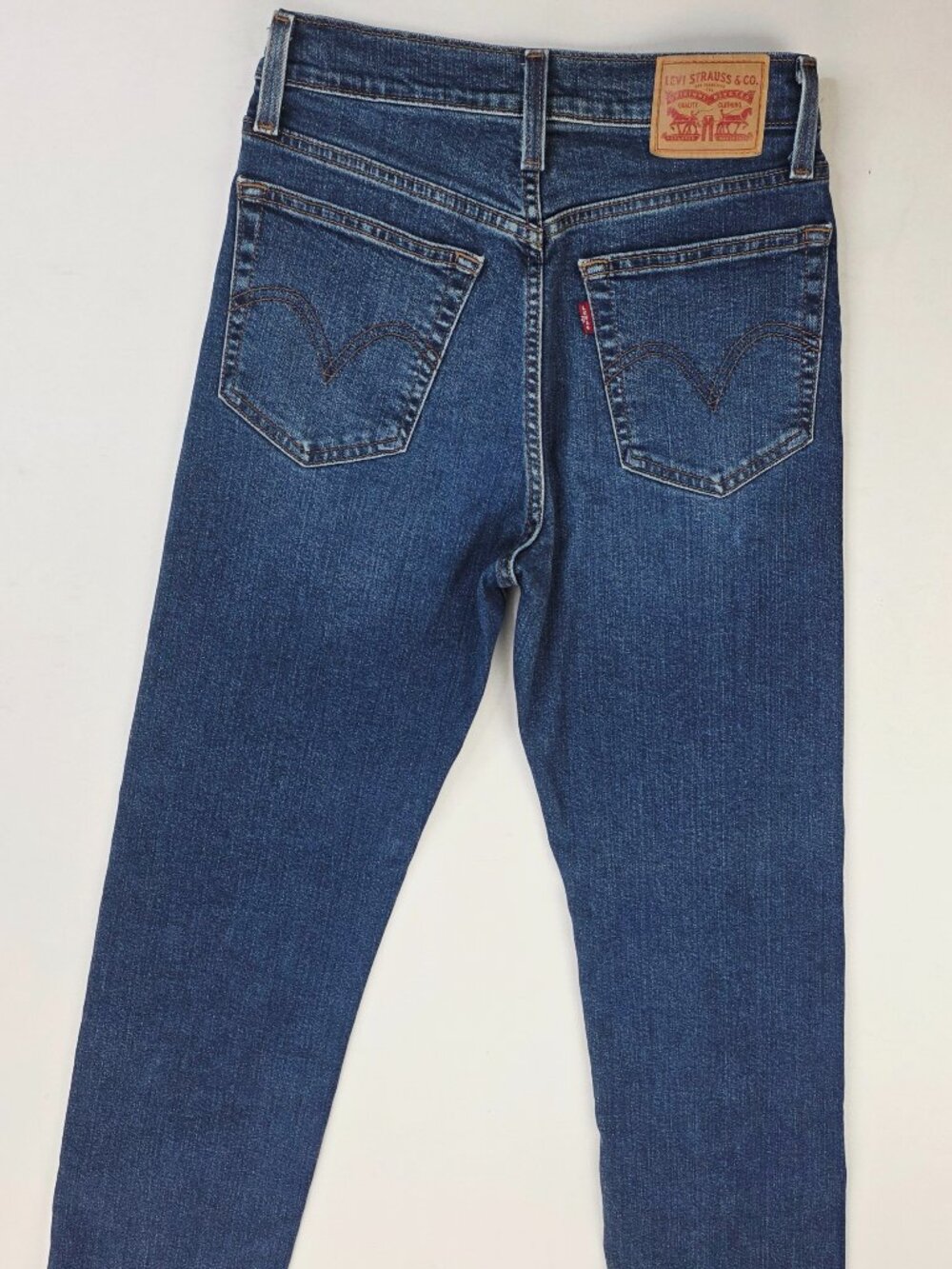Levi's Wedgie Straight Button Fly Womens Sz 27X28 Blue Denim 5 Pocket Logo Jeans